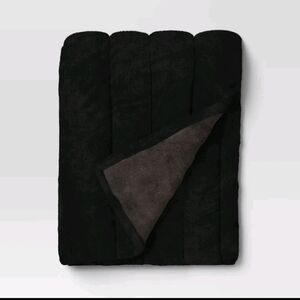 Channel Faux Fur Throw Black - Threshold